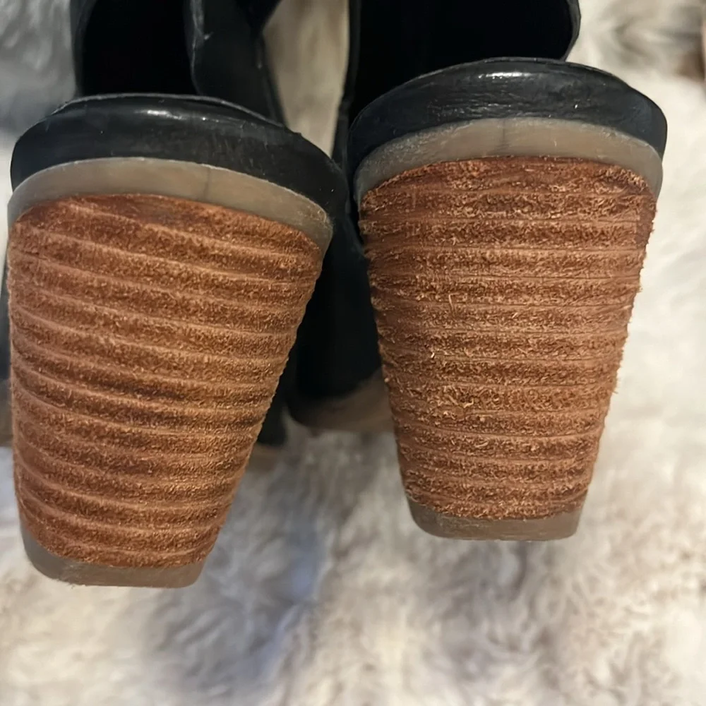 Cole Haan Woman’s Black Leather Ankle Buckle Strap Block Heel Booties Sz 8